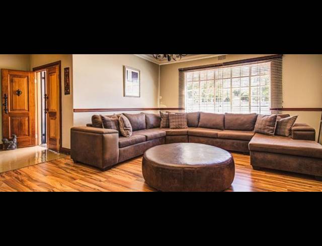 4 BEDROOM HOUSE FOR SALE IN ASTON MANOR